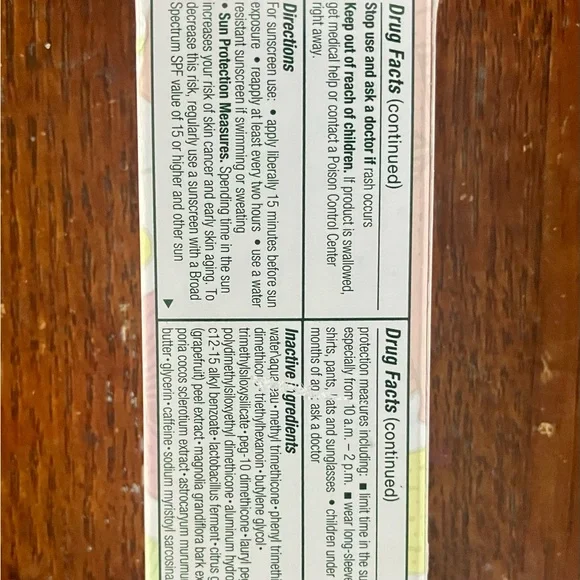 Clinique Redness Solutions Makeup - Broad Spectrum SPF 15 - Picture 6 of 8